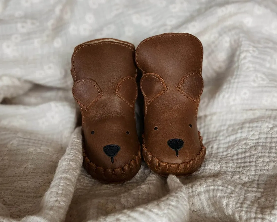 Donsje Baby Kapi Classic Bear Booties in Brown
